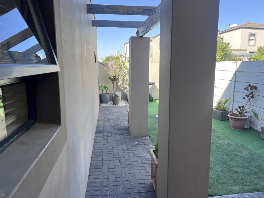 3 Bedroom Property for Sale in Parklands North Western Cape